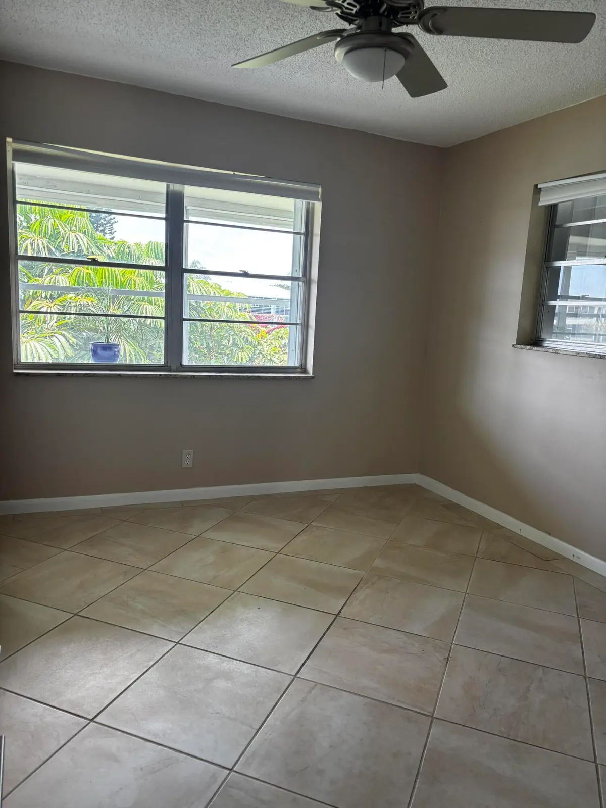 MASTER ROOM at 13 CHATHAM A, West Palm Beach