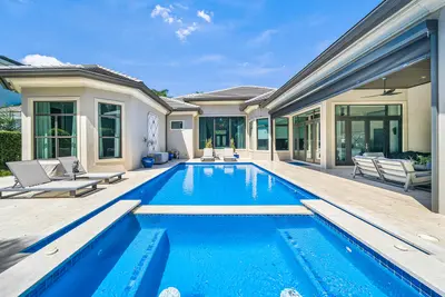 16882 Crown Bridge Drive, Delray Beach – Single Family Residence for sale