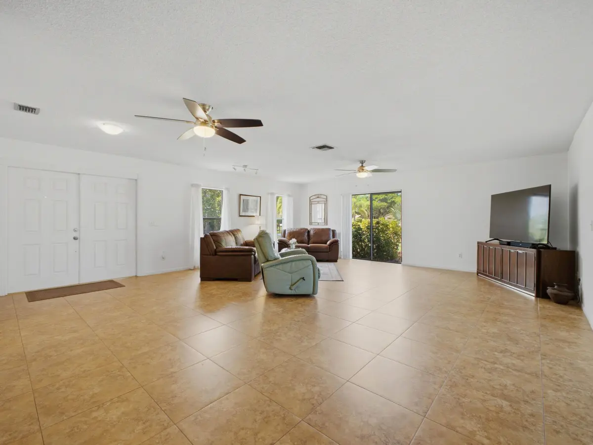 Foyer LIving at 7539 Ace Road, Greenacres