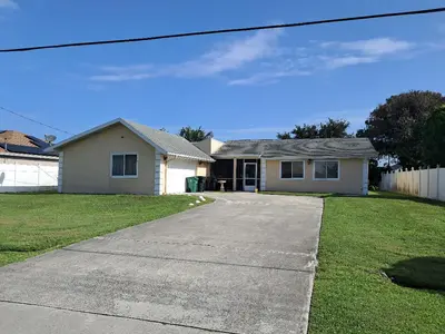 441 SW Todd Avenue, Port St. Lucie – Single Family Residence for sale