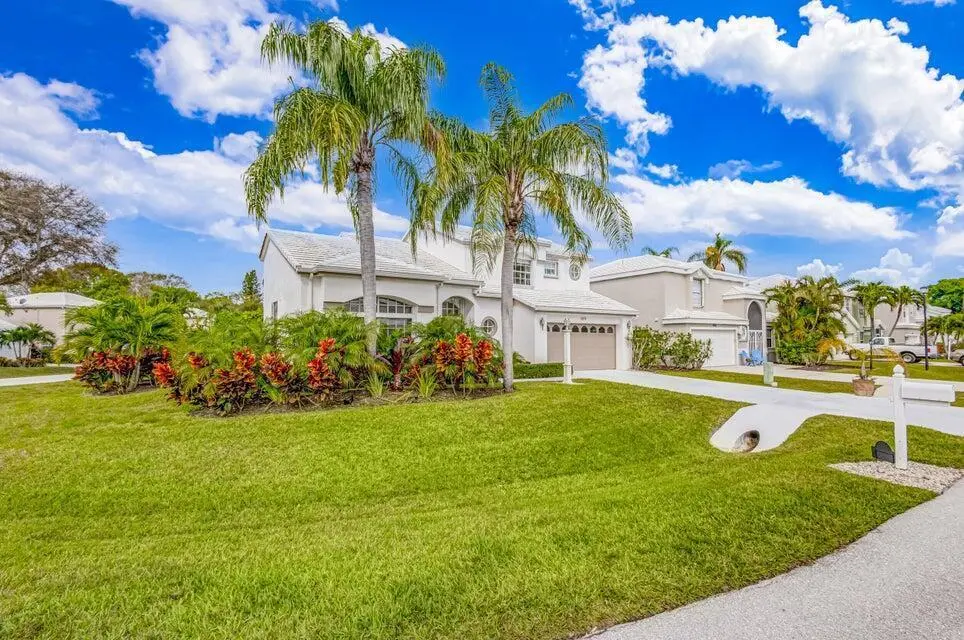 Welcome Home to 18174 SE Fairview Circle at 18174 SE Fairview Circle, Tequesta