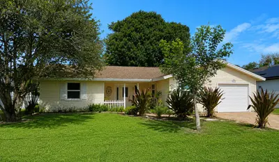2490 SE Whitehorse Street, Port St. Lucie – sold