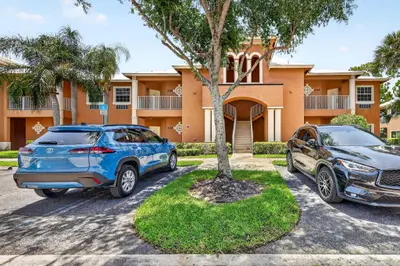 8326 Mulligan Circle 2123, Port St. Lucie – sold