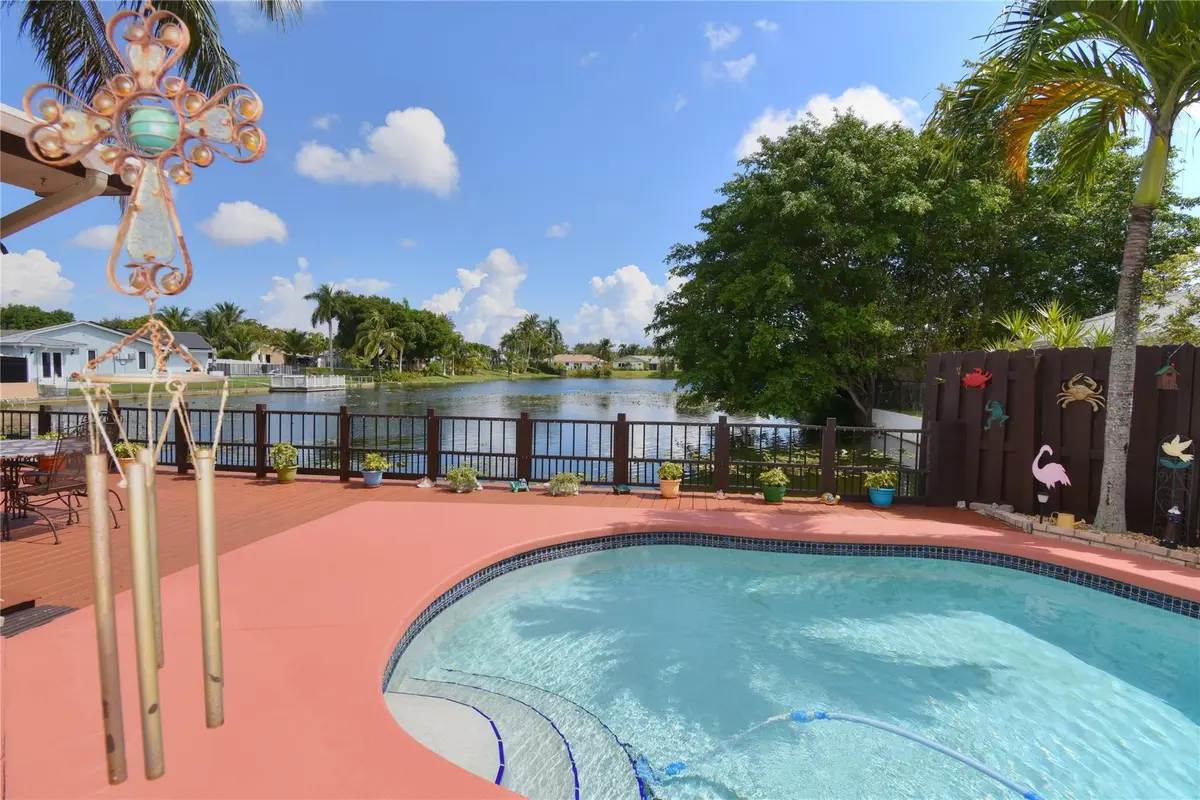 Photo 2 at 4148 NW 19TH Terrace, Oakland Park