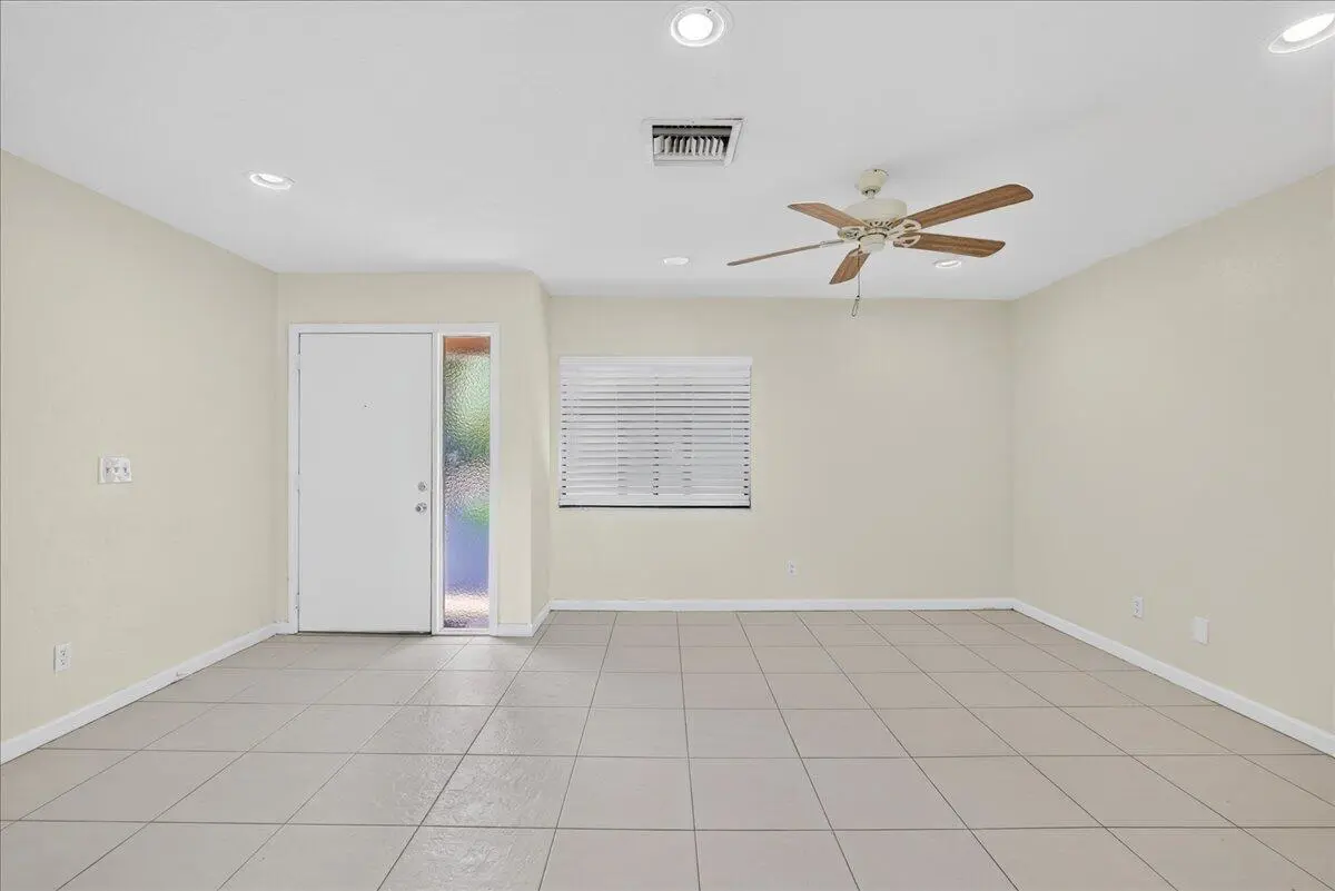 05-8I8A5917 at 10100 NW 71st Place, Tamarac