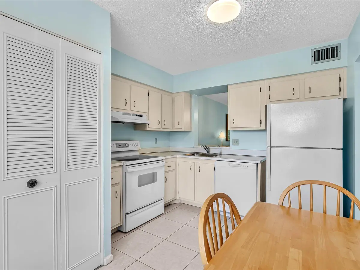 12-FPP01796 at 14701 Cumberland Drive 3060, Delray Beach