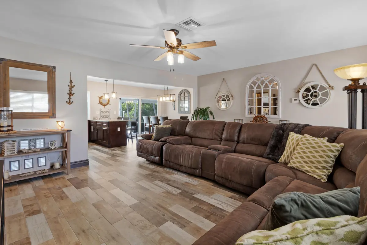 accutour_02 981-se-10th-ct -009 at 981 SE 10TH Court, Pompano Beach