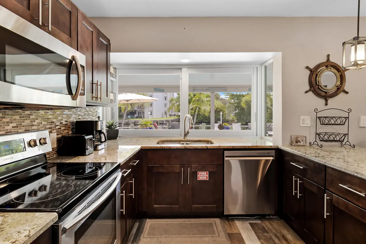 accutour_02 981-se-10th-ct -015 at 981 SE 10TH Court, Pompano Beach