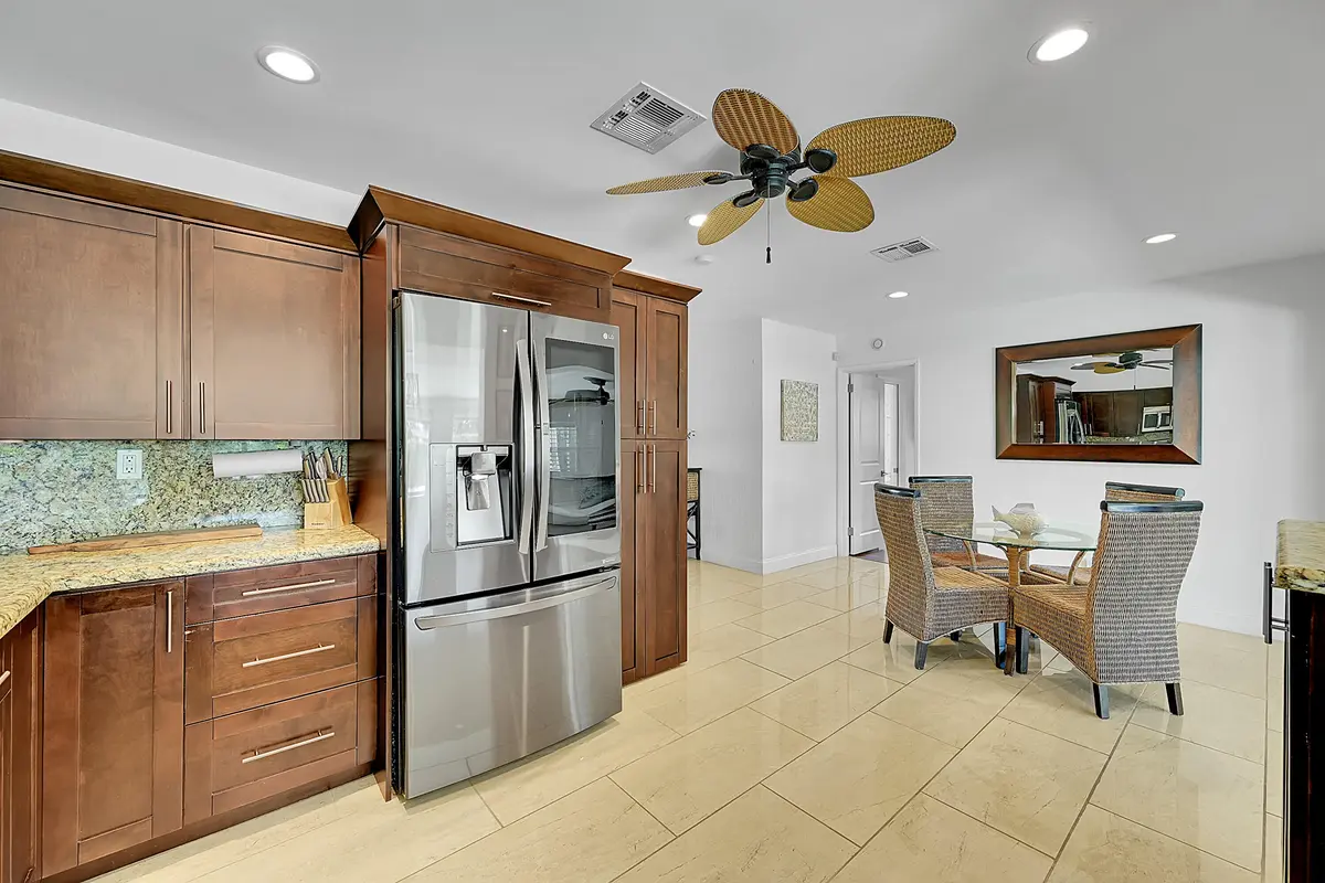 kitchen (3) at 1080 SE 9TH Avenue, Pompano Beach