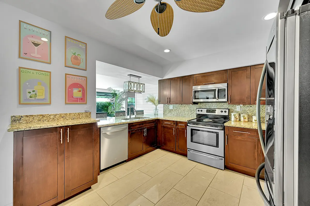 kitchen at 1080 SE 9TH Avenue, Pompano Beach