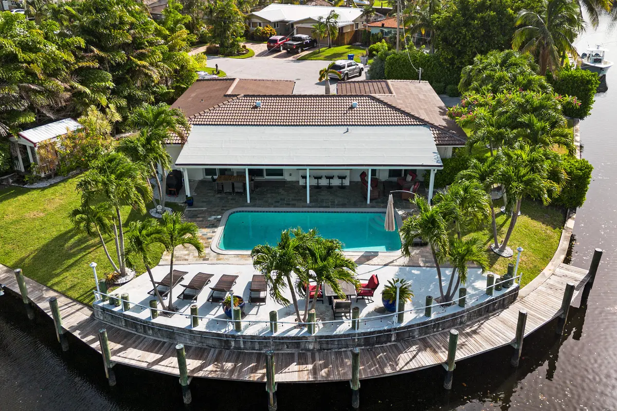 accutour_02 981-se-10th-ct -062 at 981 SE 10TH Court, Pompano Beach