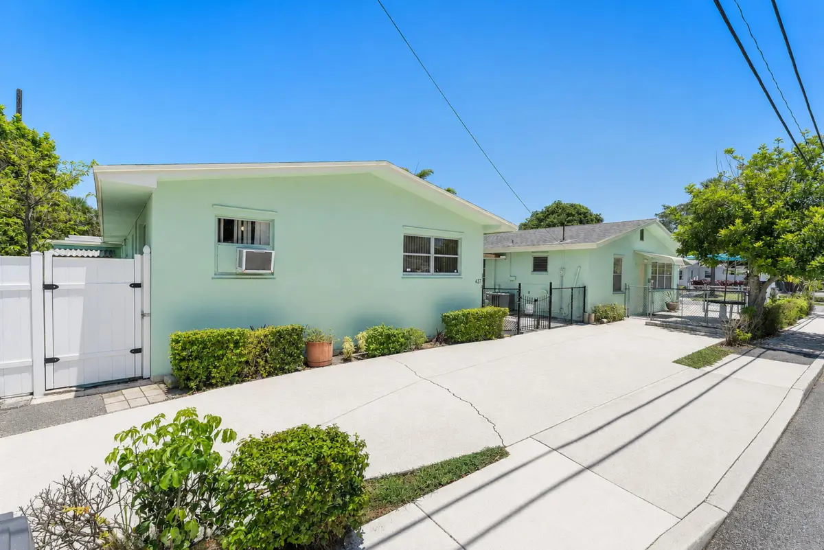 Front View at 425 CHURCHILL Road, West Palm Beach