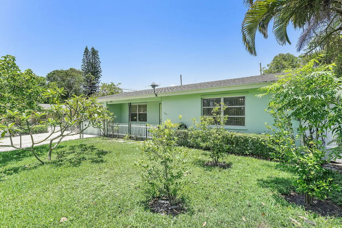 21-web-or-mls-DSC01857 at 425 CHURCHILL Road, West Palm Beach