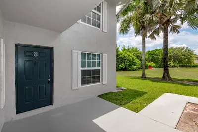 8830 W SAMPLE Road 8, Coral Springs – Apartment for rent