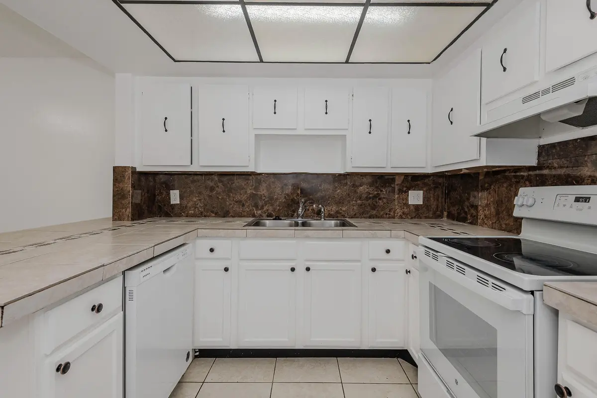 0-11 at 8830 W SAMPLE Road 8, Coral Springs