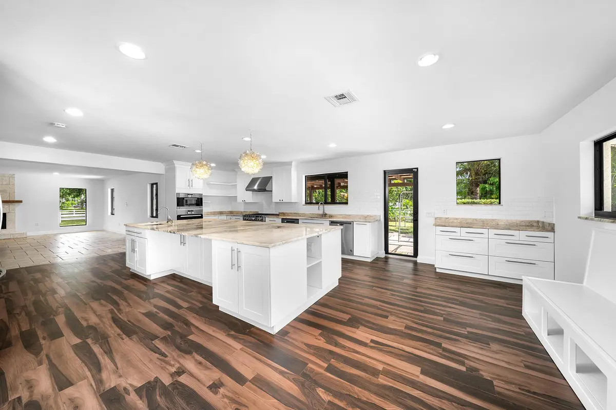 Kitchen at 4950 Thoroughbred Lane, Southwest Ranches