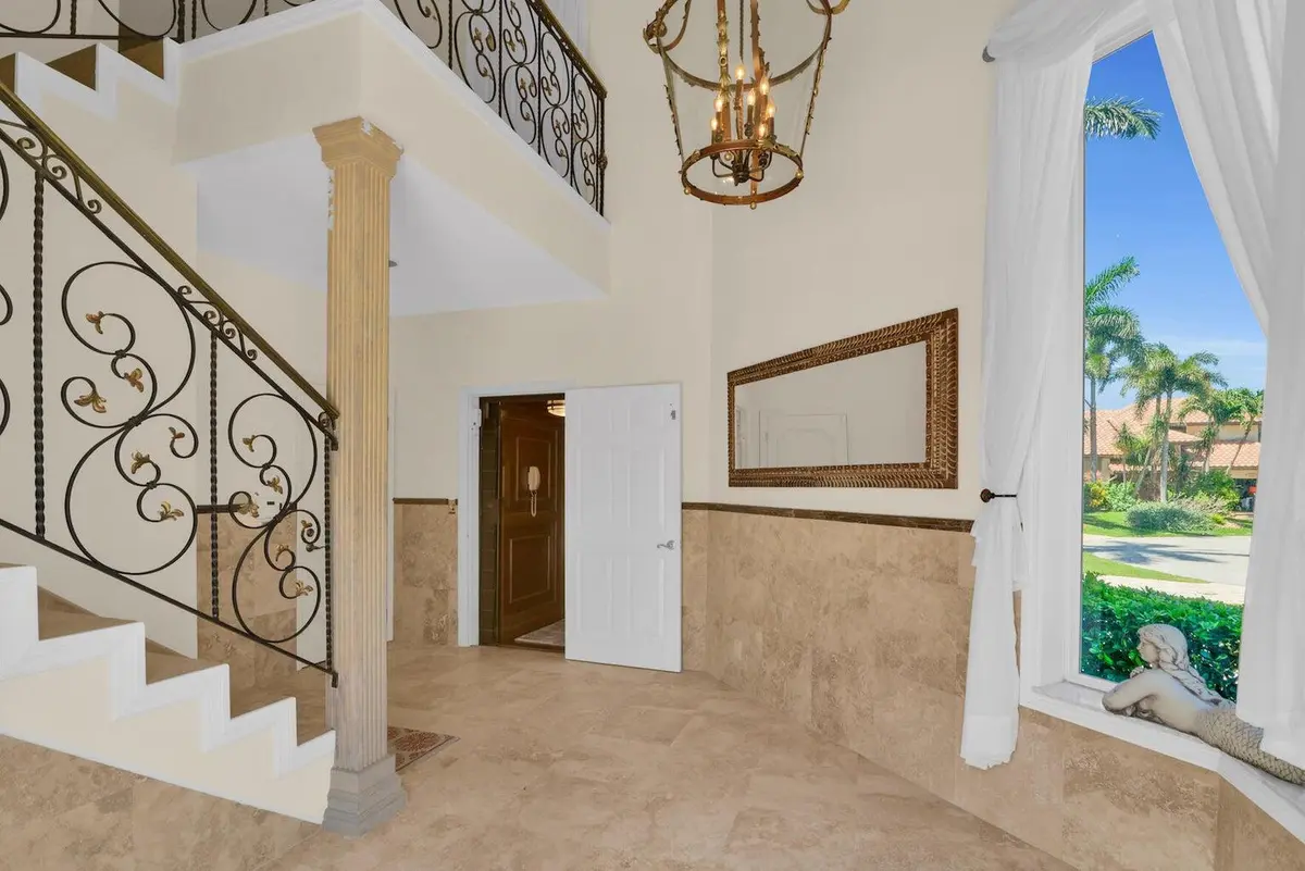 1704 5 at 1704 DEL HAVEN Drive 38-B, Delray Beach