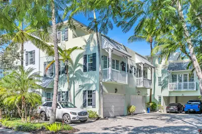 1617 NE 2nd Court, Fort Lauderdale – sold