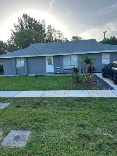 880 CAMELLIA Drive, Royal Palm Beach – sold