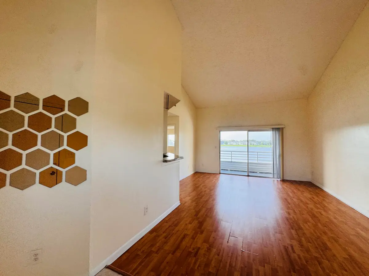 Foto 7-8-26, 6 50 52 pm at 3409 NW 44TH Street 205, Oakland Park
