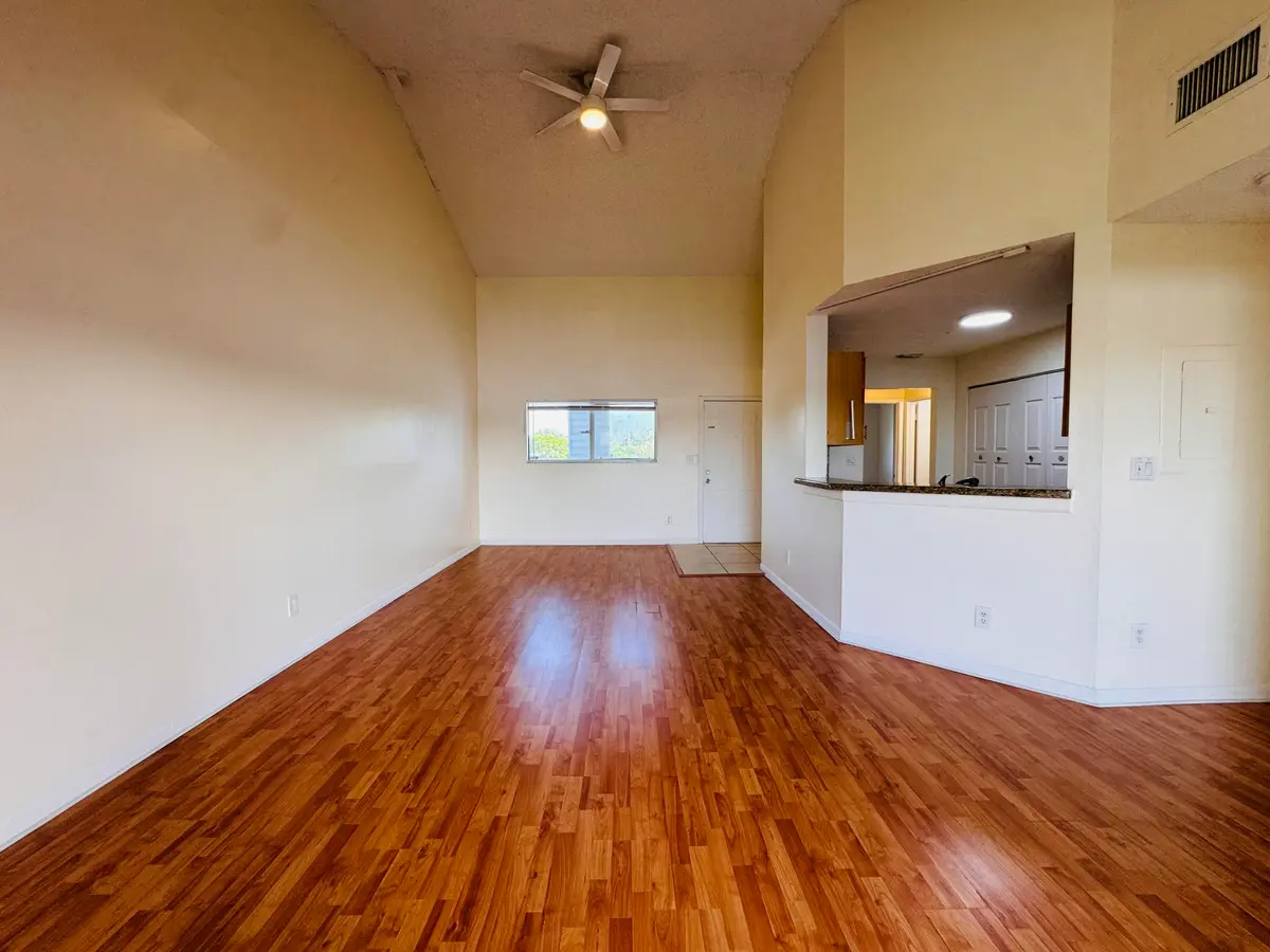 Foto 7-8-26, 6 51 35 pm at 3409 NW 44TH Street 205, Oakland Park