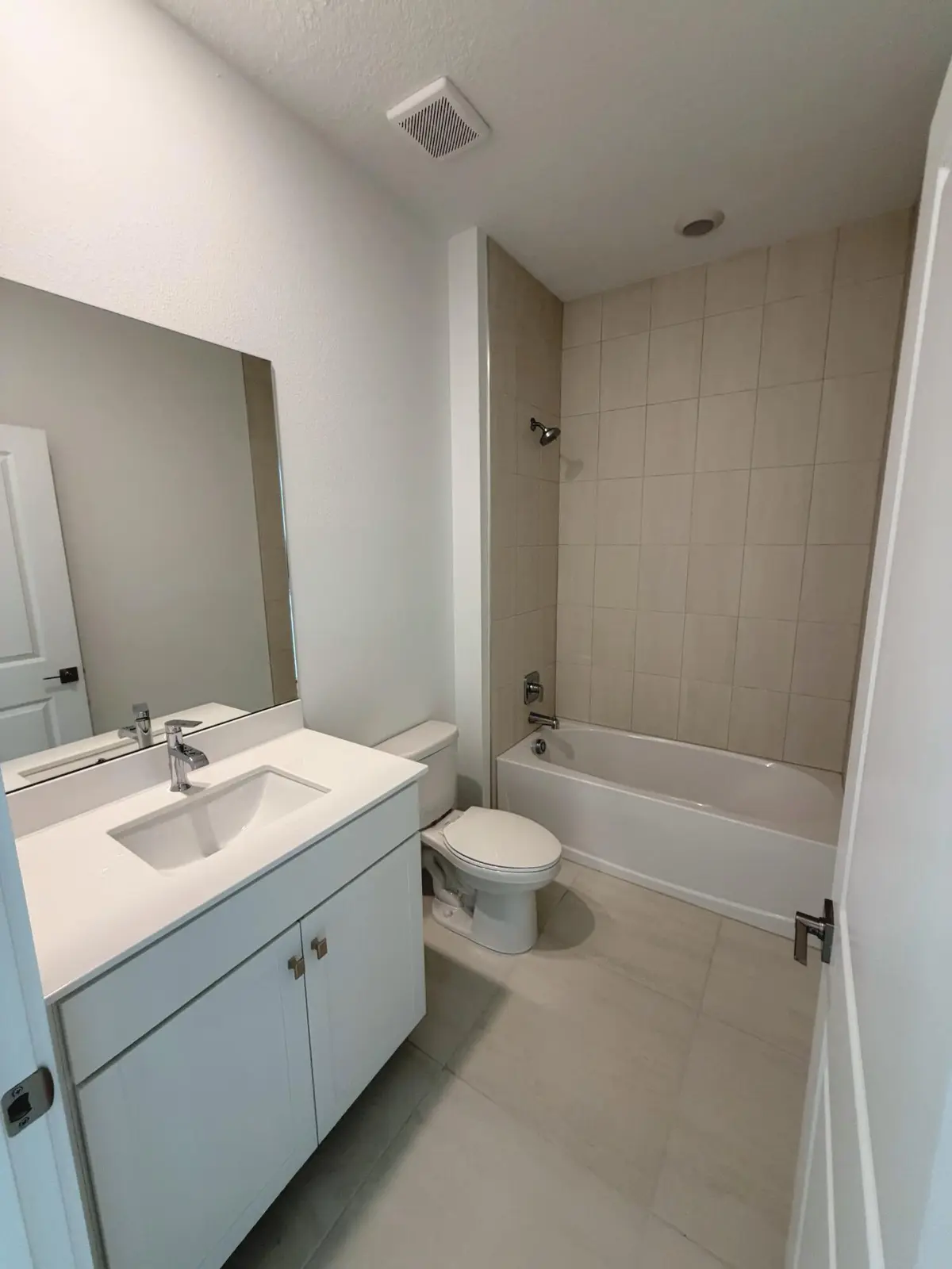 Lot 8 bathroom 2 at 6570 SE Park Trace Drive, Stuart