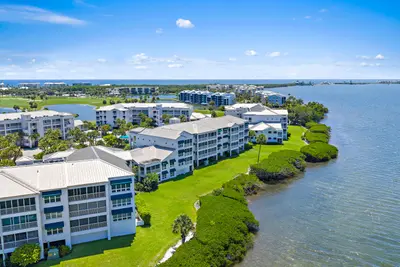 164 NE Edgewater Drive 2103, Stuart – Condominium for rent
