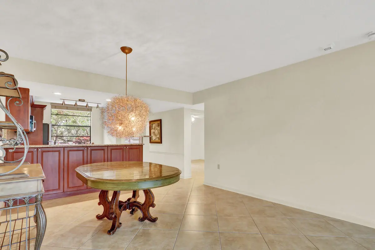 DINING at 3636 WHITEHALL Drive 105, West Palm Beach