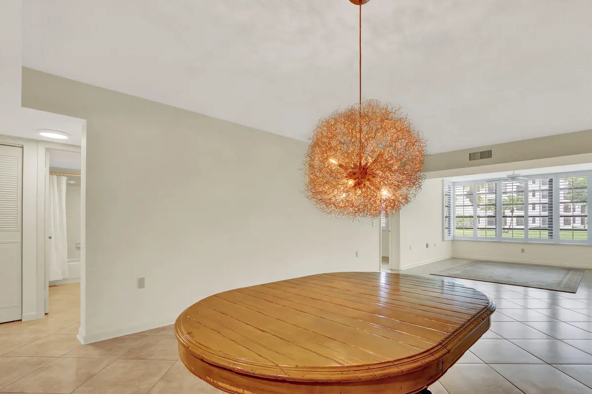 DINING at 3636 WHITEHALL Drive 105, West Palm Beach