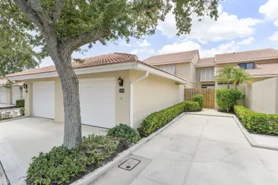 119 OLD MEADOW Way, Palm Beach Gardens – sold