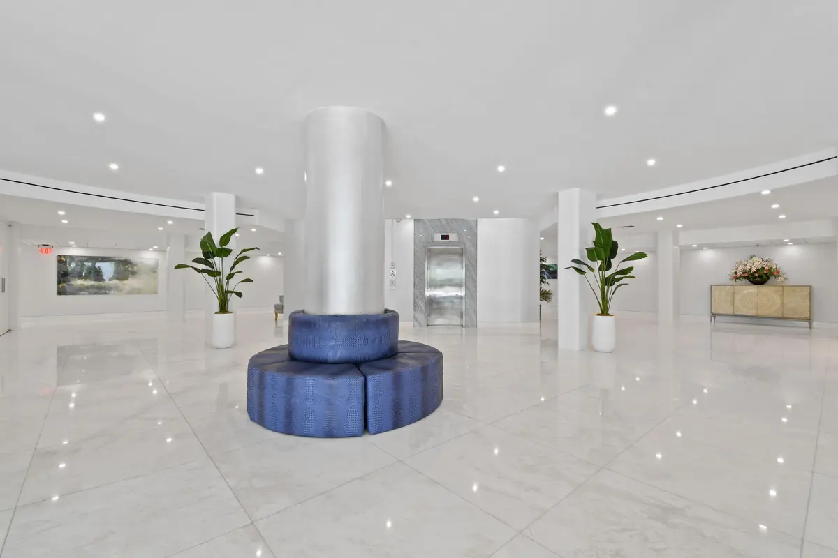 20250929172627488915000000-o at 3546 S OCEAN Boulevard 527, South Palm Beach