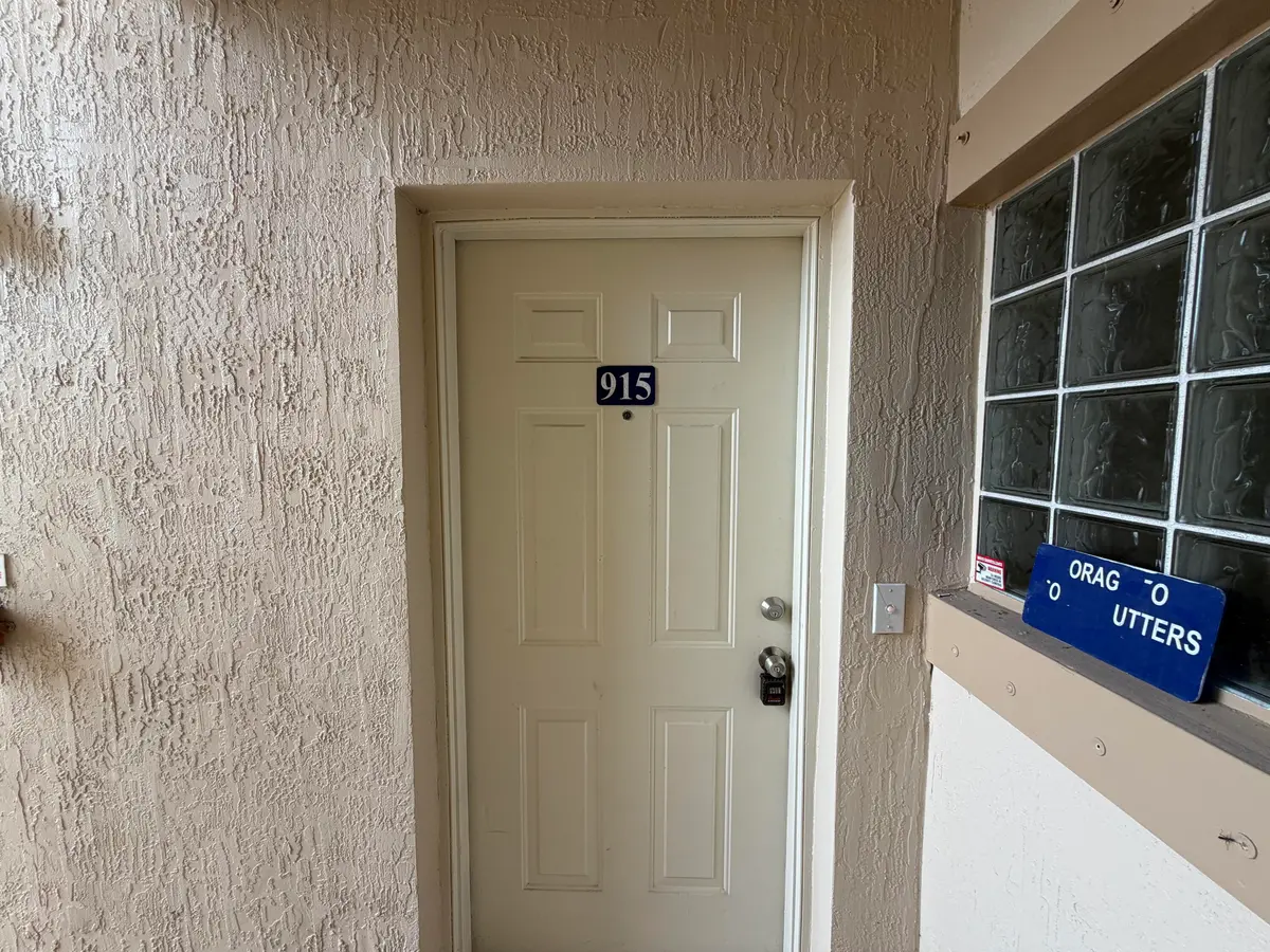 IMG_0470 at 1095 Golden Lakes Boulevard, West Palm Beach