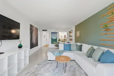 108 ROYAL PARK Drive 1D, Oakland Park – Condominium for rent