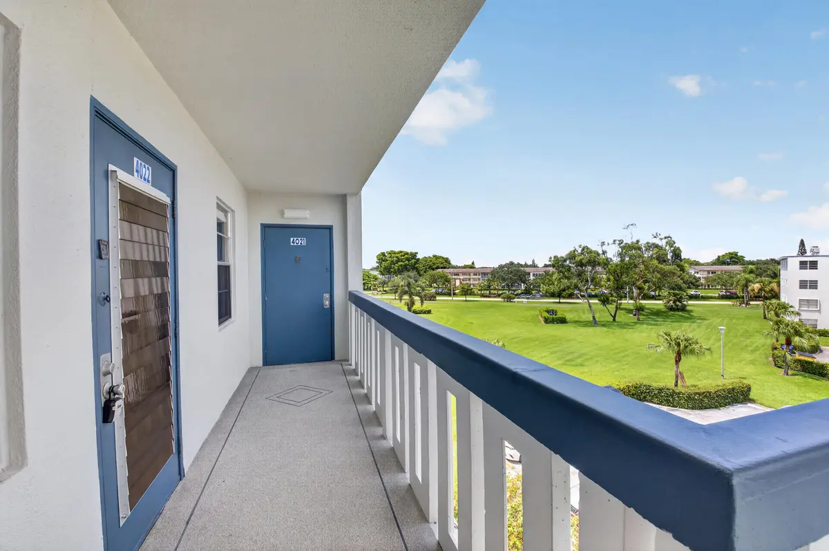 4th Floor Entryway at 4022 Lincoln B, Boca Raton