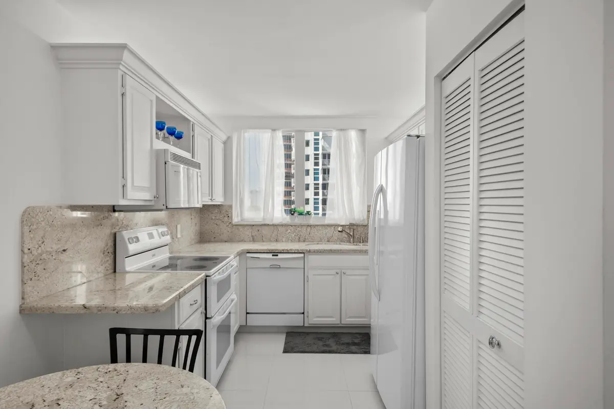 DSC01078 at 1370 S OCEAN Boulevard 905, Pompano Beach