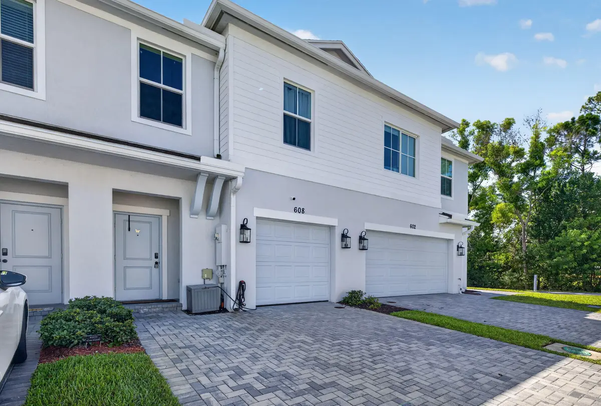 2-web-or-mls-3A5A8244 at 608 NE WATERS EDGE Lane, Port St. Lucie