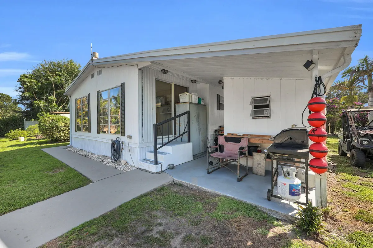 35-web-or-mls-35_8p3a4867 at 7639 SE Fork River Drive, Stuart