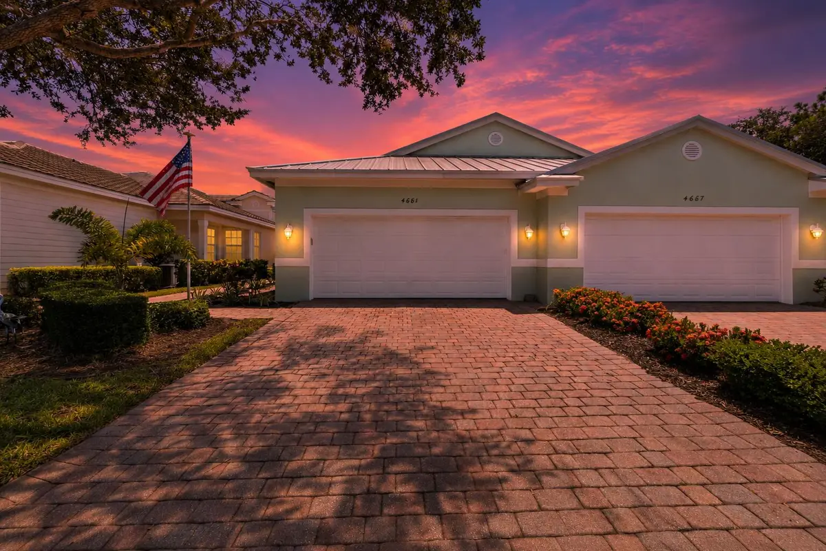 FRONT_TWILIGHT at 4681 SE Bridgetown Court, Stuart