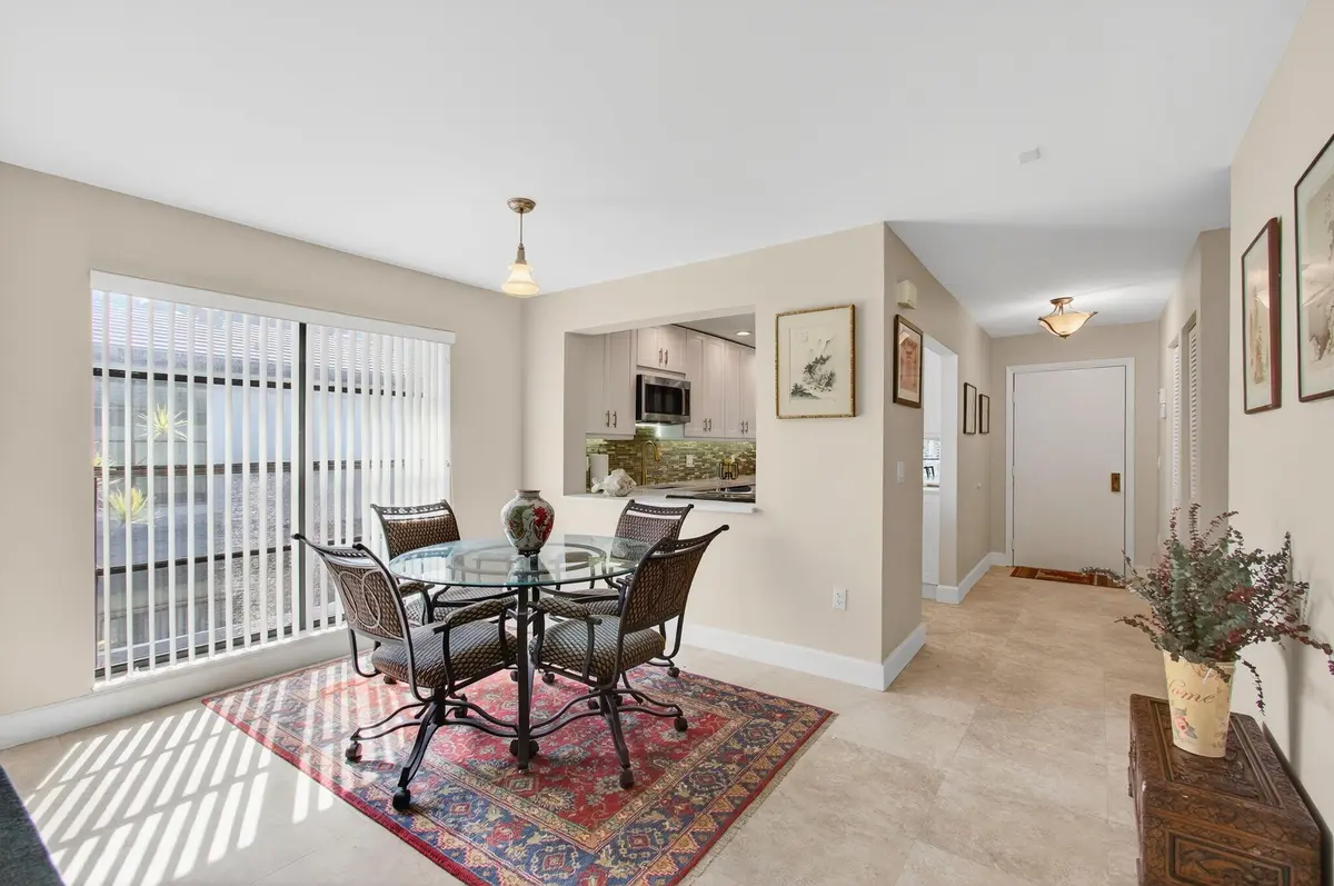 5-Dining Area Lots of Light at 30 Southport Lane H, Boynton Beach