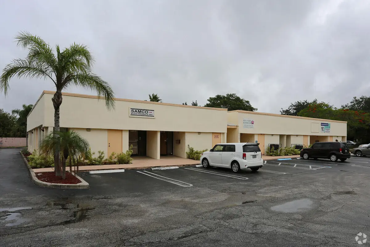 6383 10th Avenue, Greenacres, FL – mixed-use space photo 1
