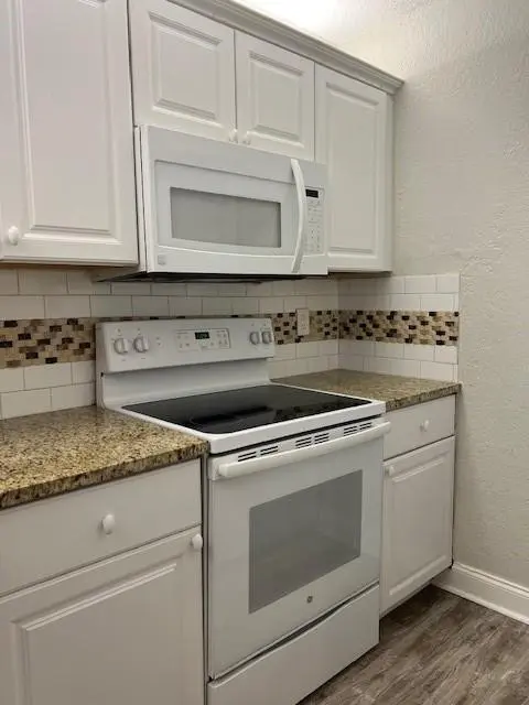 Photo 6 at 2588 RIVERSIDE Drive 2588, Coral Springs