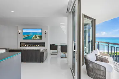 3140 S Ocean Boulevard 502S, Palm Beach – Condominium for sale