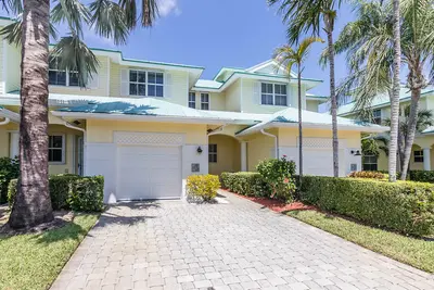 117 Barefoot Cove, Hypoluxo – Townhouse for sale