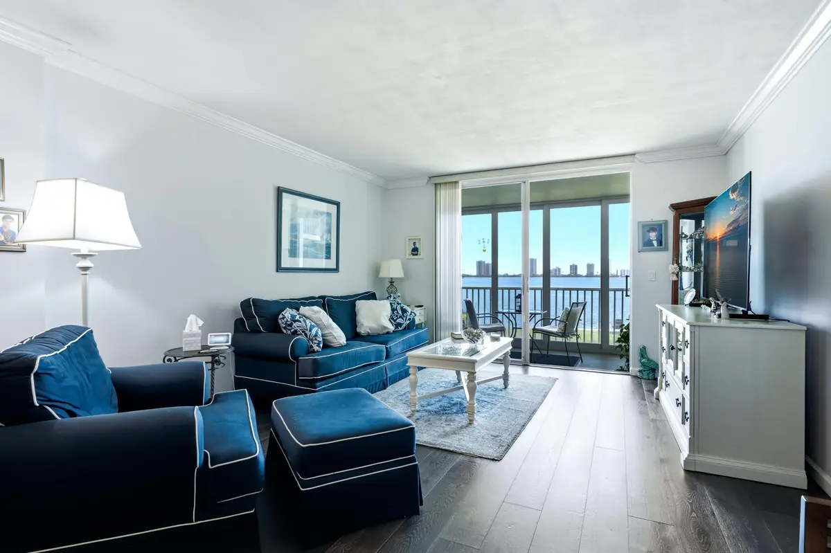 Living With View at 100 Paradise Harbour Boulevard 203, North Palm Beach