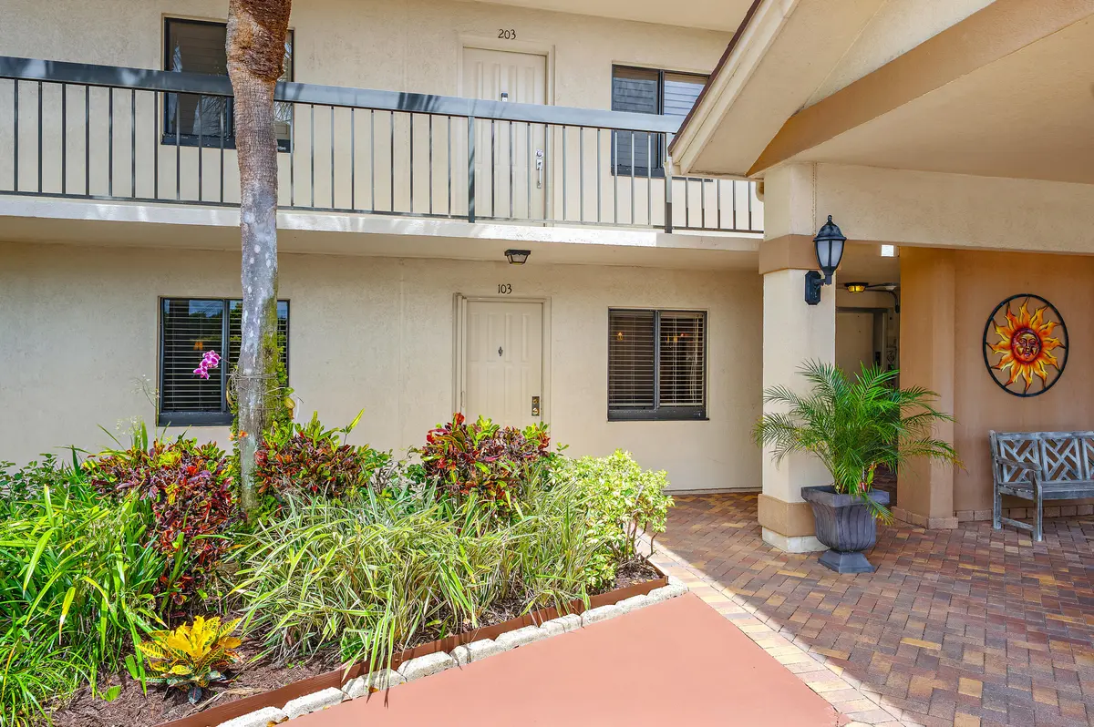 701 Seafarer Cir 103-3 at 701 Seafarer Circle 103, Jupiter