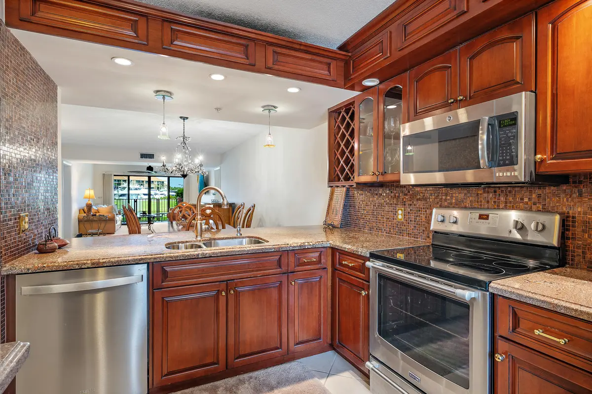 701 Seafarer Cir 103-6 at 701 Seafarer Circle 103, Jupiter