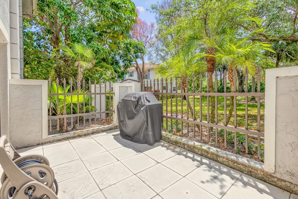 6-web-or-mls-5D1A6245_HDR at 355 Prestwick Circle 4, Palm Beach Gardens
