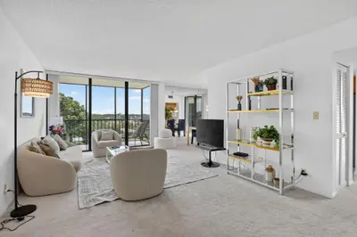 6895 Willow Wood Drive 1065, Boca Raton – leased