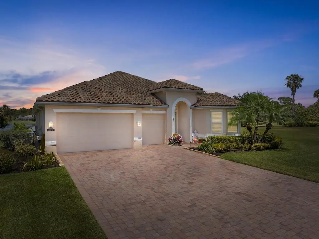 3 CAR GARAGE at 6000 Venetto Way, Vero Beach