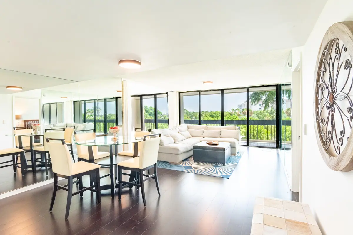 © Clark-2400 Presidential Way 302-006 at 2400 PRESIDENTIAL Way 302, West Palm Beach